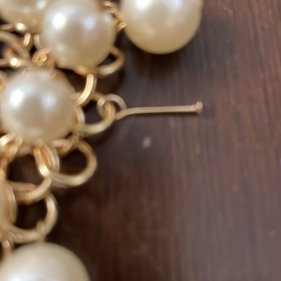 PEARL NECKLACE AND EARRING SET - Picture 3 of 6